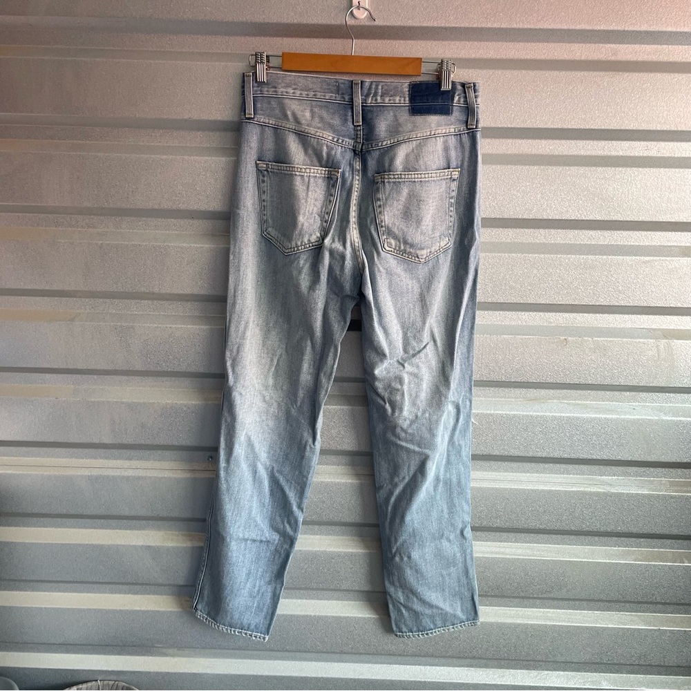AMO Harlow Distressed Jeans in New Retro - Picture 5 of 7